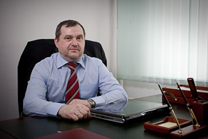 На фотографии Московский адвокат Ушаков Ю.А.