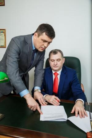 На фотографии известные московские адвокаты Путилов Игорь и Ушаков Юрий