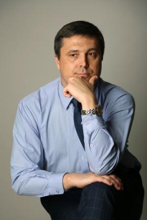 На фотографии опытный адвокат Москвы Путилов Игорь