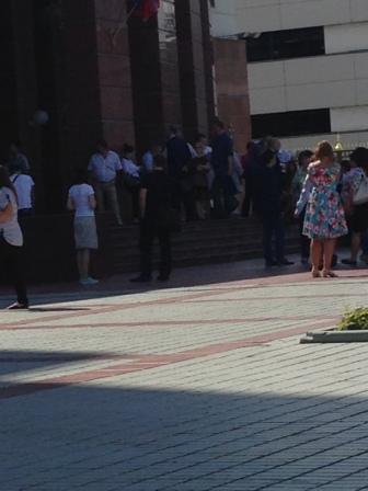 Фотография очевидца стрельбы в Московском областном суде.